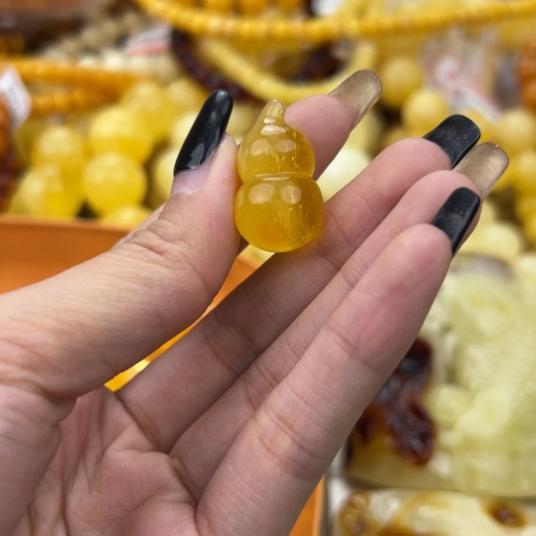 琥珀珠宝奇石未镶嵌