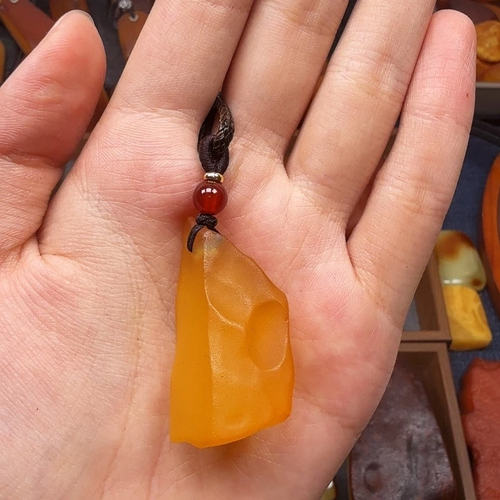 琥珀吊坠(赠链)未镶嵌