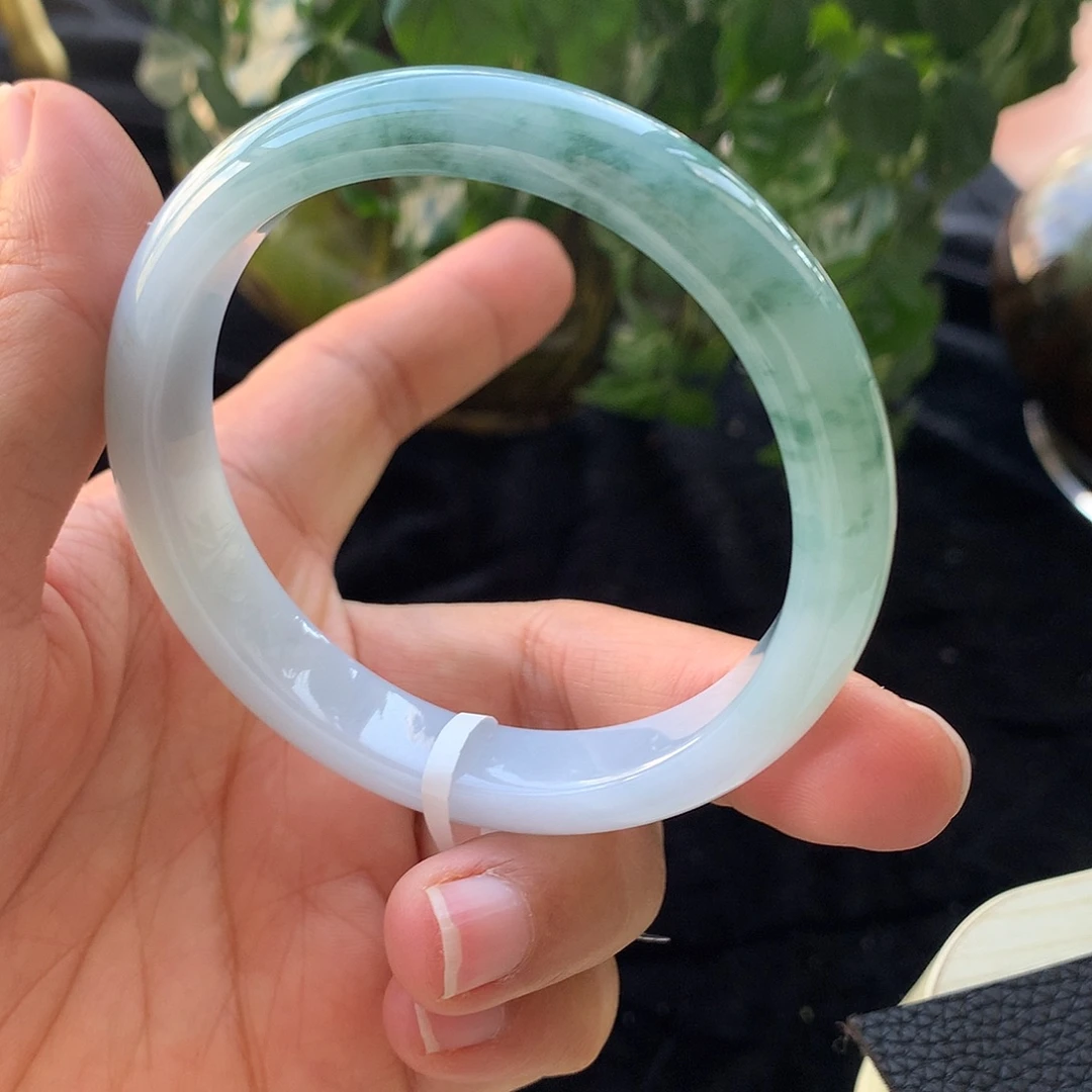 翡翠未镶嵌手镯4号