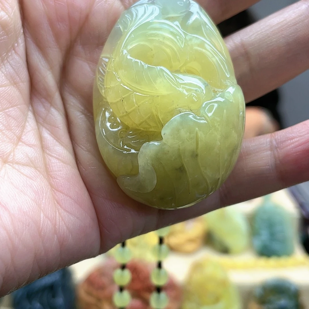 蛇纹石玉颈饰未镶嵌