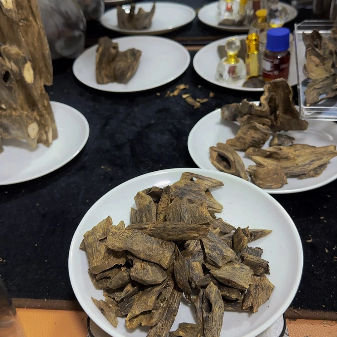 沉香沉香碎屑精品红骨凹身块料116.6克
