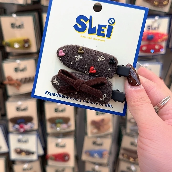 咖色爱心无痕夹款式