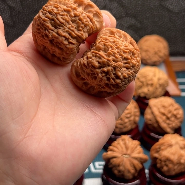 吊坠桃核全品血麒麟