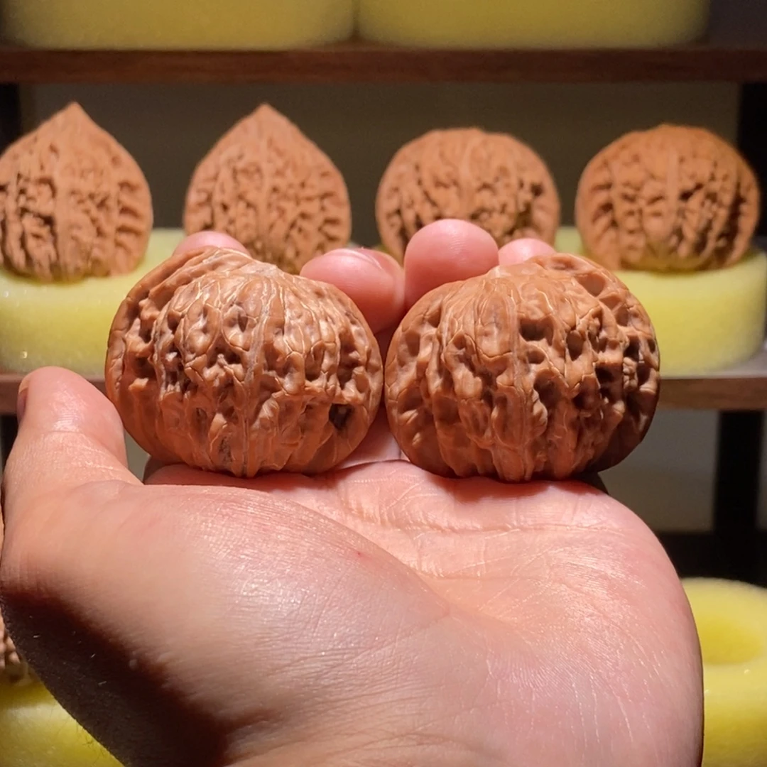 小***许文玩核桃吊坠全品43尺蝴蝶磨红皮山地精品对hope