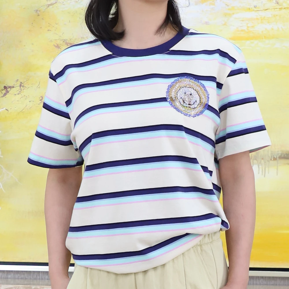 笑脸图案配蓝色条纹短袖T恤女