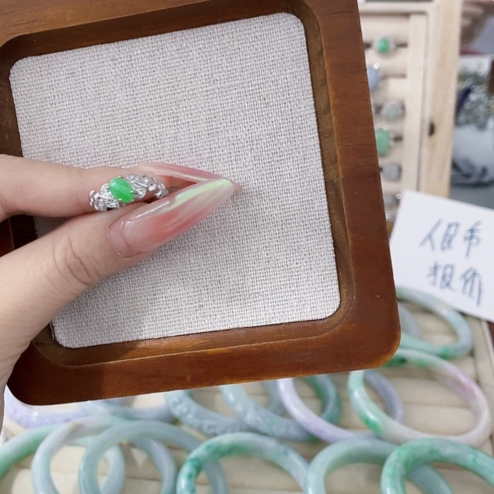 翡翠未镶嵌颈饰天然翡翠Ａ货