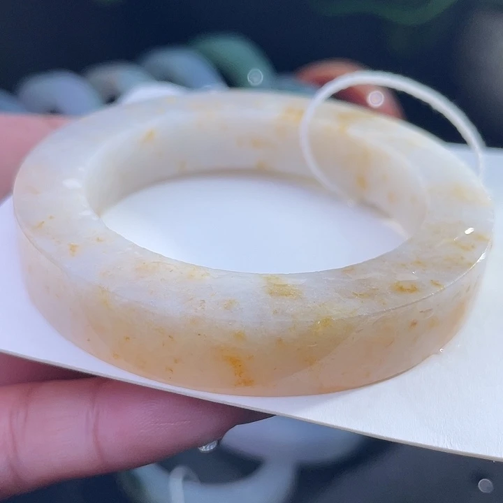 定制翡翠未镶嵌翡翠手镯