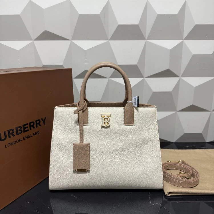 95新/博柏利/C14049538634/[251118SWB]