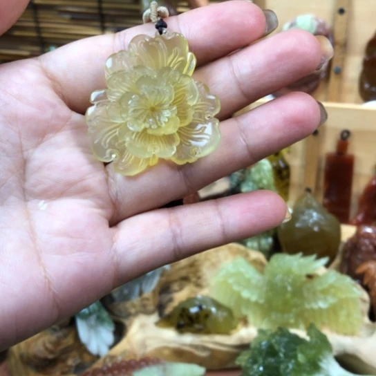 未镶嵌蛇纹石玉颈饰