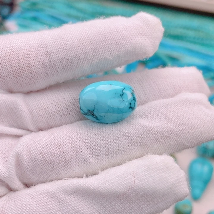 绿松石未镶嵌颈饰