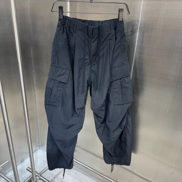 日系高街风格 多口袋立体剪裁 宽松版型 定制面料直筒休闲裤 男