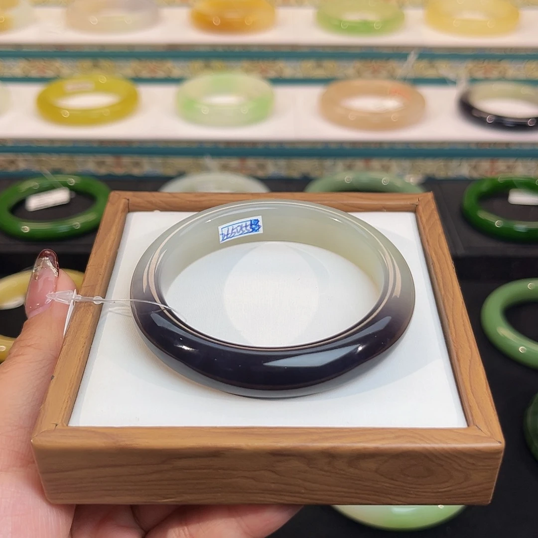 未镶嵌手镯和田玉-烟紫半山水