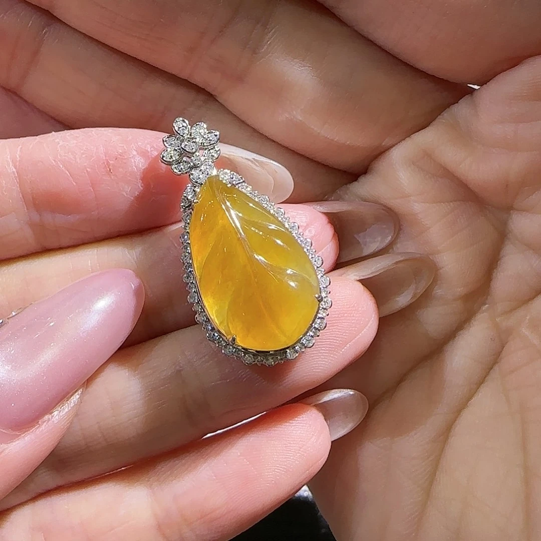 【闪购商品】颈饰18K金镶嵌翡翠好**生天然A货翡翠