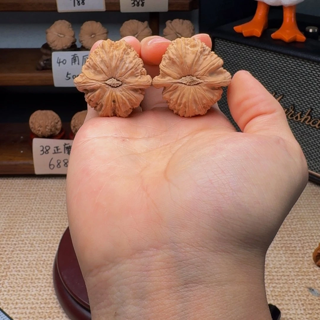 文玩核桃把件3943闷白