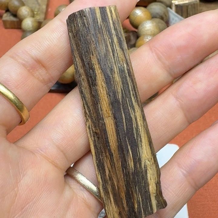 大叶紫檀（黑酸枝木类）