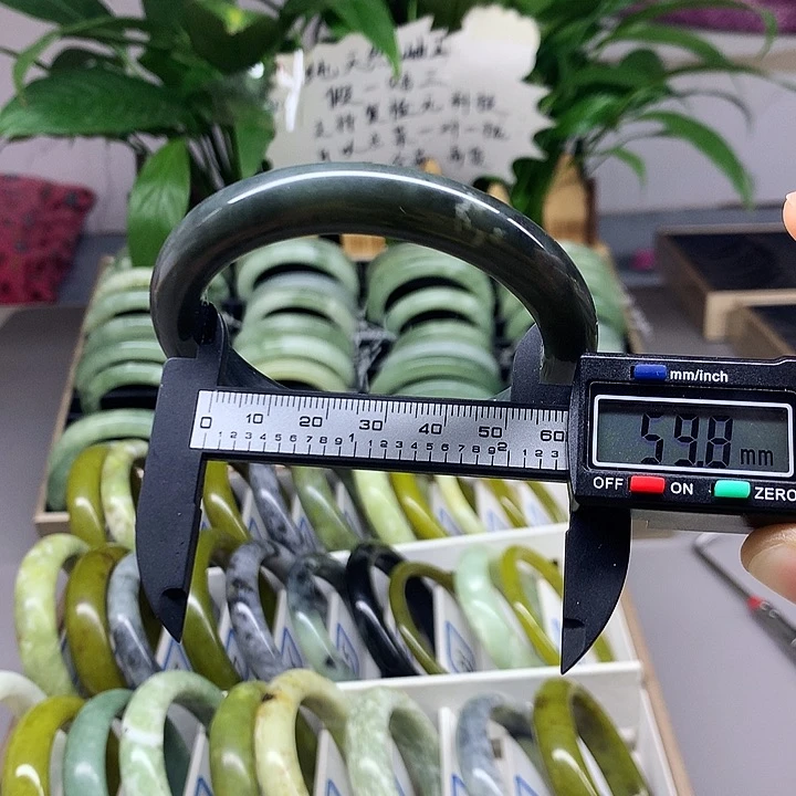未镶嵌蛇纹石玉手镯13