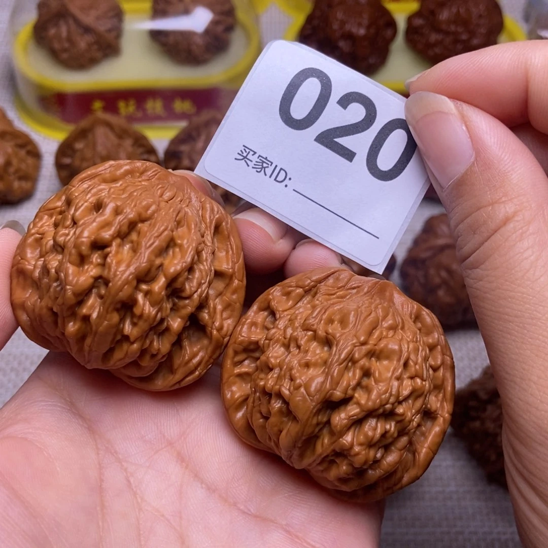 文玩核桃虎头全品43。 020