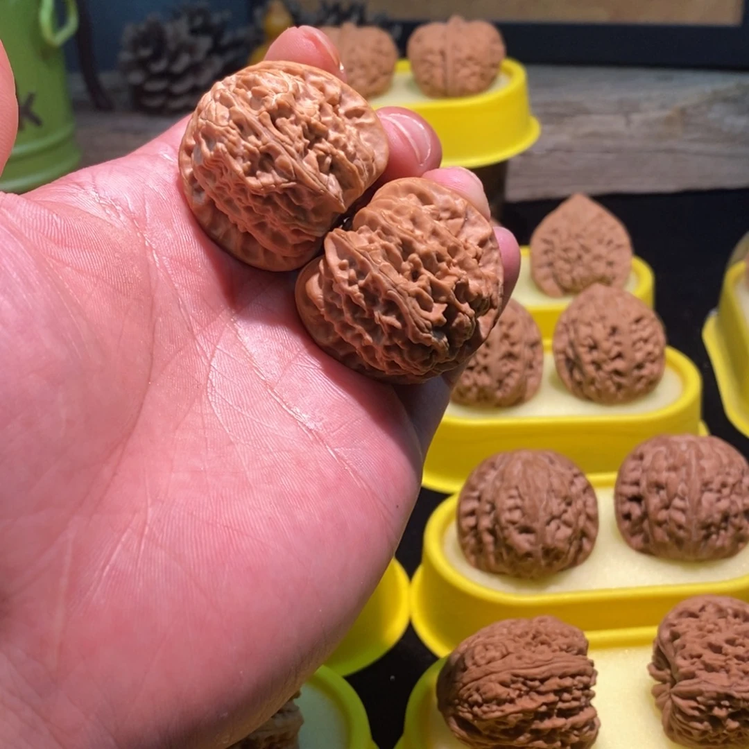 文玩核桃吊坠延庆三角白