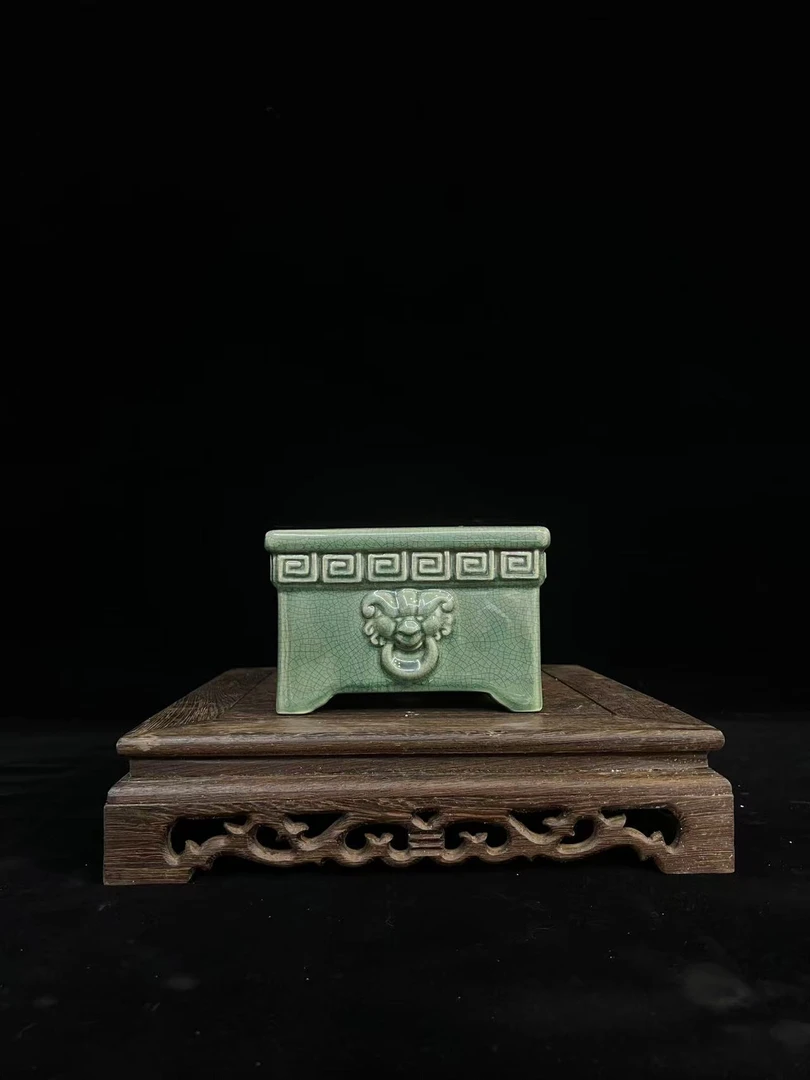 【585】汉坊正方鼓钉狮头小花盆16*16*10内深8