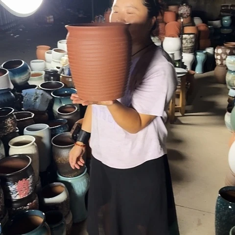 口21高24瑕疵底裂一个盆子。