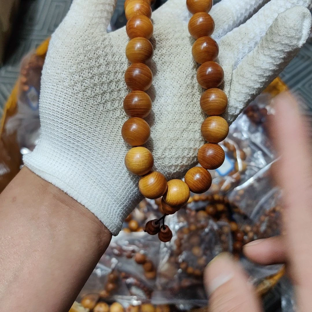 19号+1.5手持一个太行崖柏