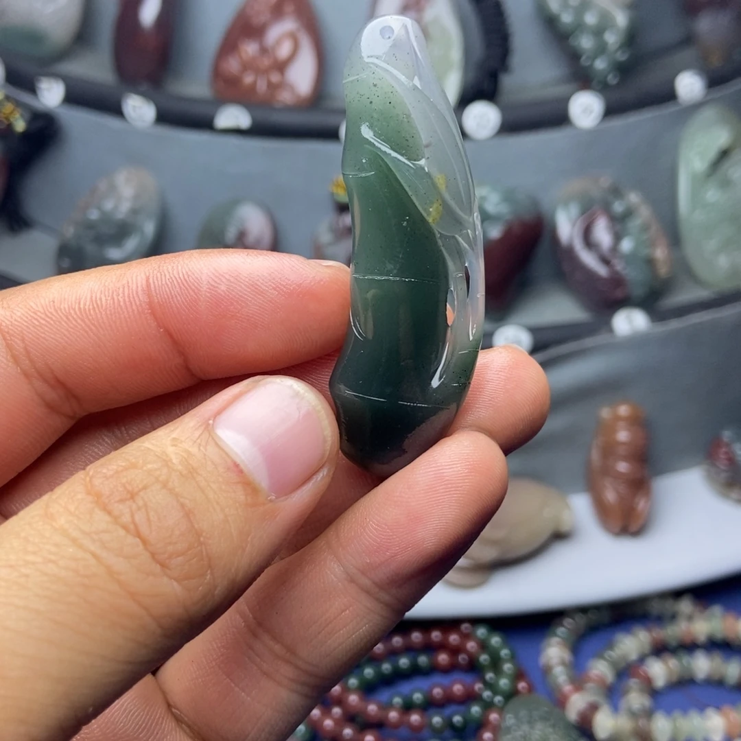 厚***道玛瑙/玉髓未镶嵌颈饰