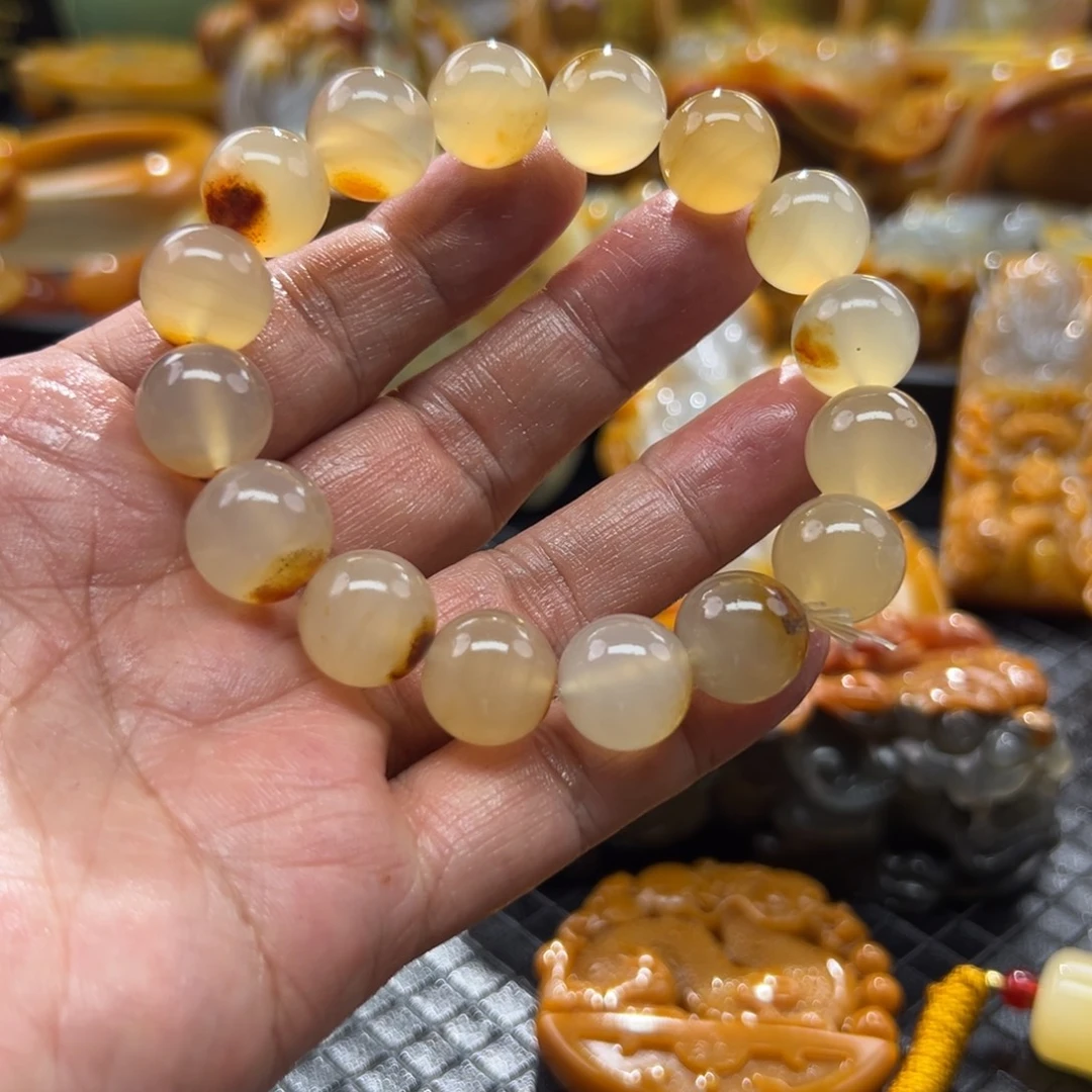 石英质玉未镶嵌颈饰
