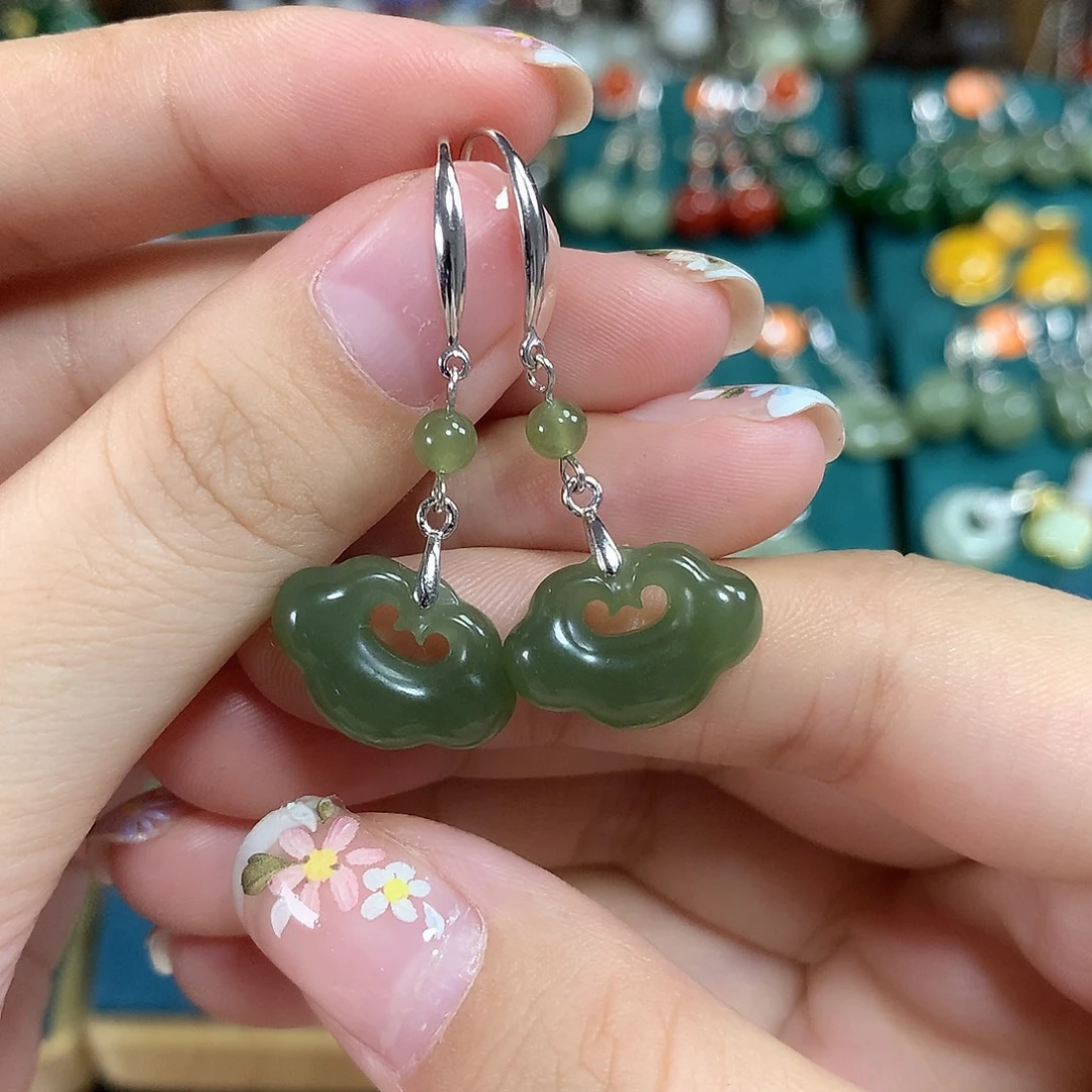 和田玉银S925镶嵌耳饰如意卡16左右