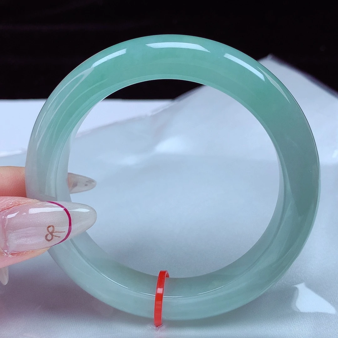 翡翠手镯未镶嵌57圈