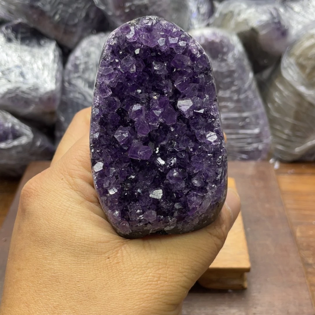 未镶嵌水晶大型摆件（非配饰）