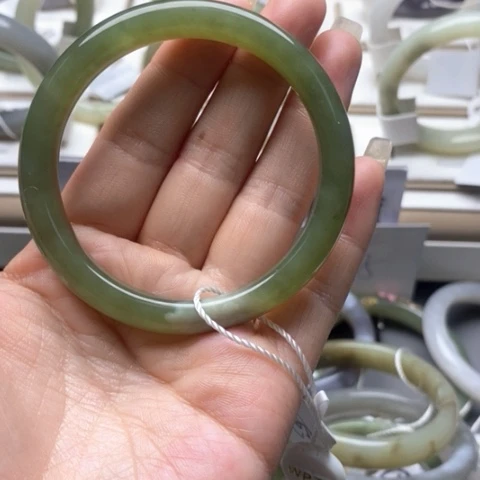 和田玉手镯未镶嵌1****9