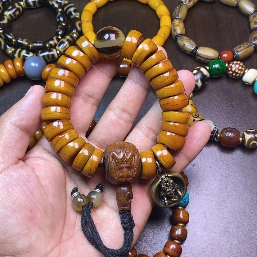 【闪购商品】玻璃颈饰我们要好好学习