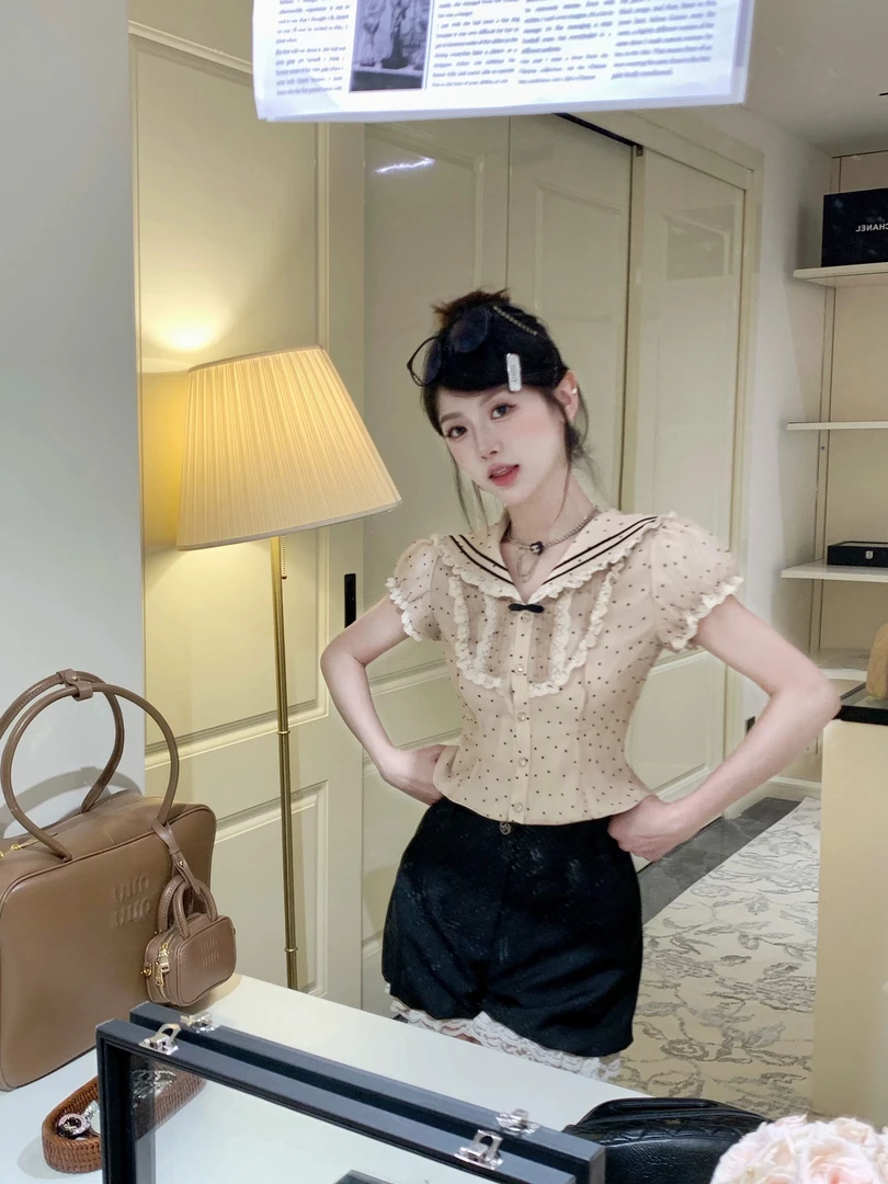 古早粉色少女秘事氛围感穿搭风琴褶海军领上衣衬衫