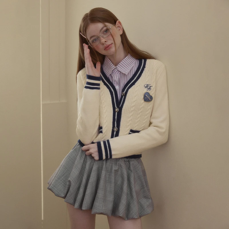 wooha 吾哈2025春季新款学院风温柔甜美V领针织衫女