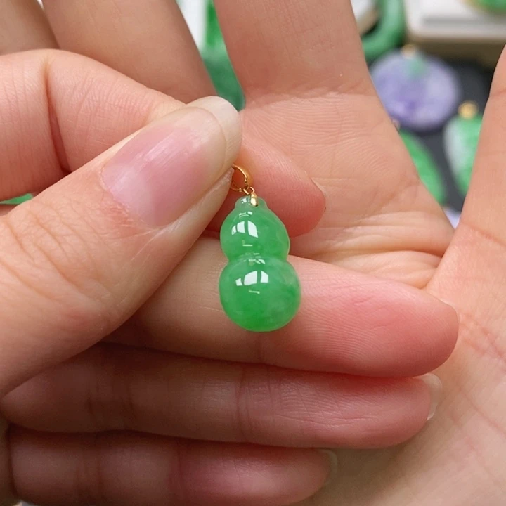 翡翠颈饰未镶嵌吊坠