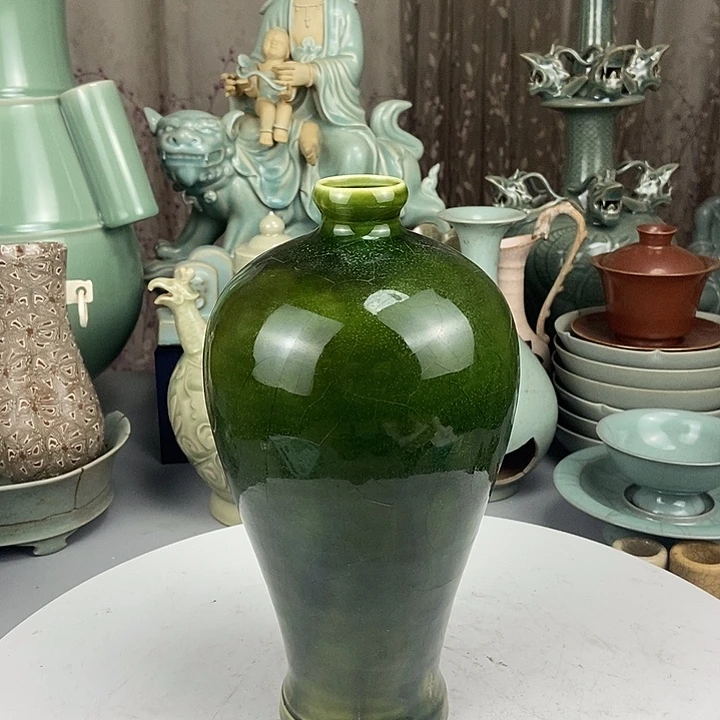 汝瓷薄胎菠菜绿釉梅瓶