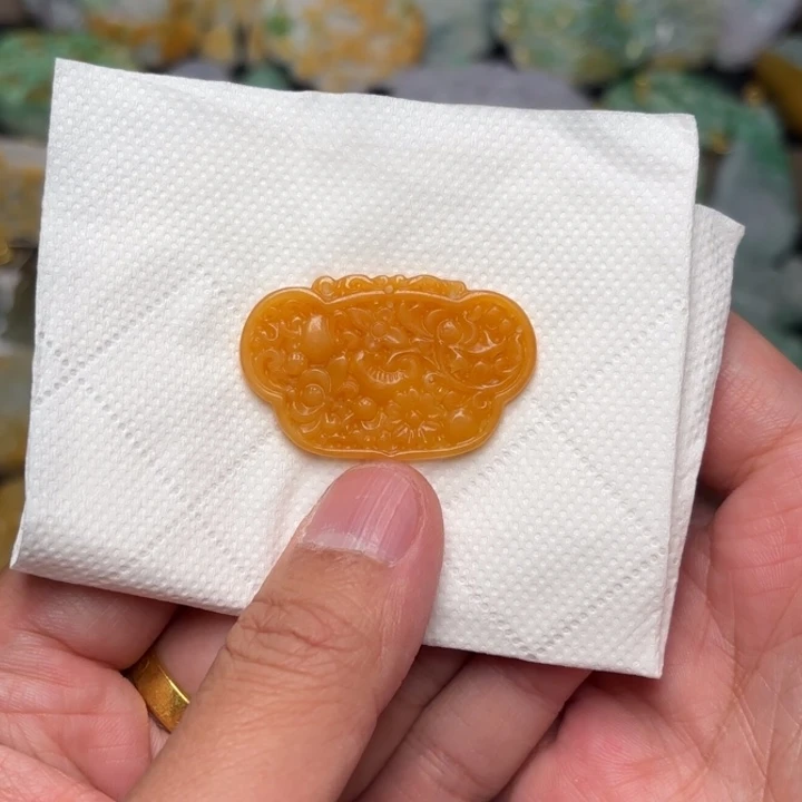 翡翠颈饰未镶嵌吊坠