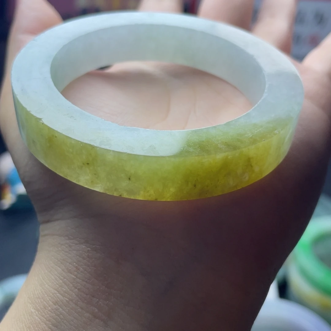 不***山定制翡翠未镶嵌缅A翡翠多样性发一