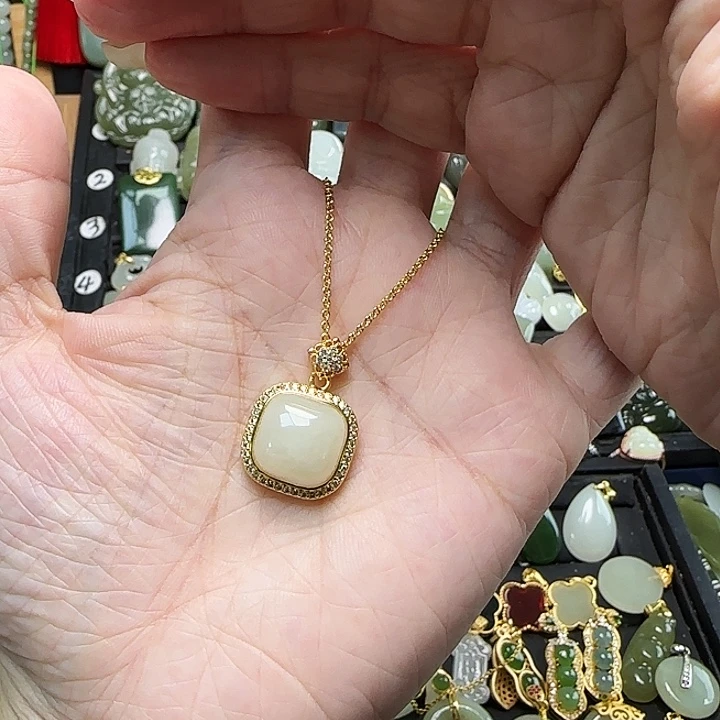 吊坠(赠链)银S925镶嵌和田玉