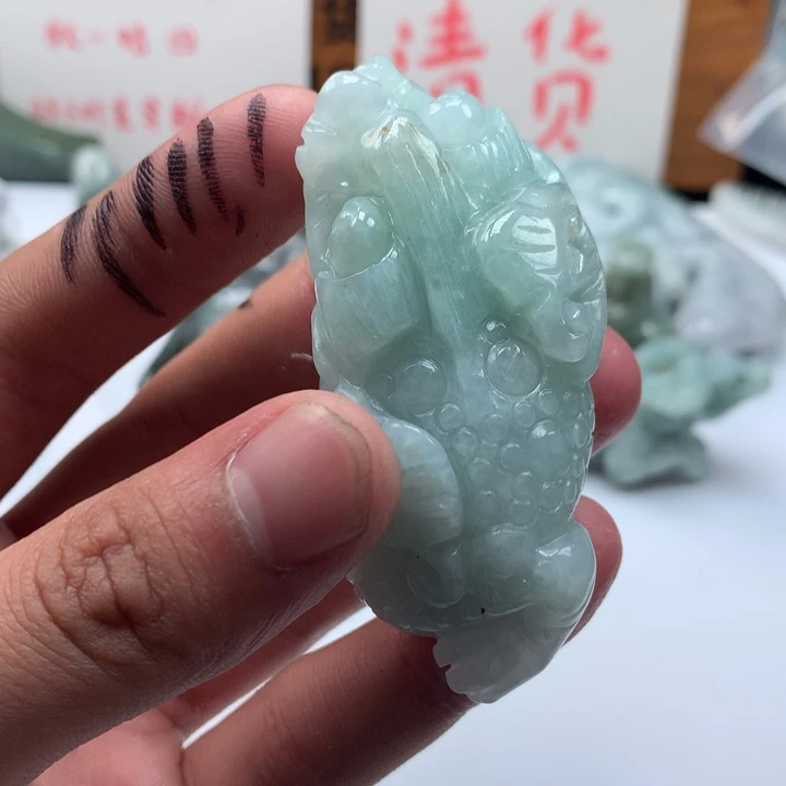 翡翠未镶嵌颈饰保真天然a货翡翠