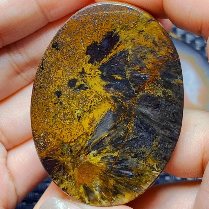 玛瑙/玉髓未镶嵌颈饰燕*飞