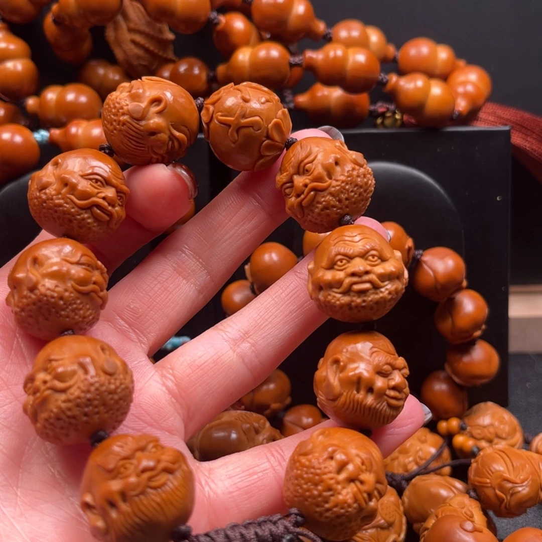 李***南手串橄榄核十八串