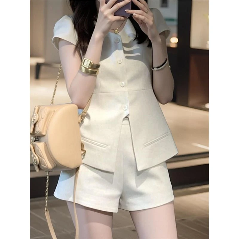 【设计感】潮流感十足优雅小香风外套马甲短裤两件套女夏季新款穿搭