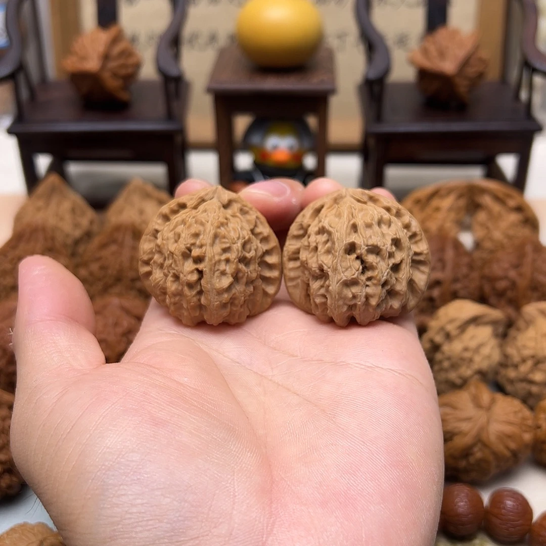 21号文玩核桃41尺三角白