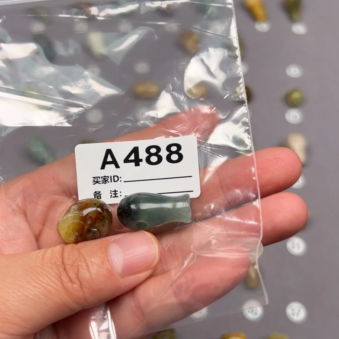 未镶嵌蛇纹石玉颈饰老**z微瑕不退不换