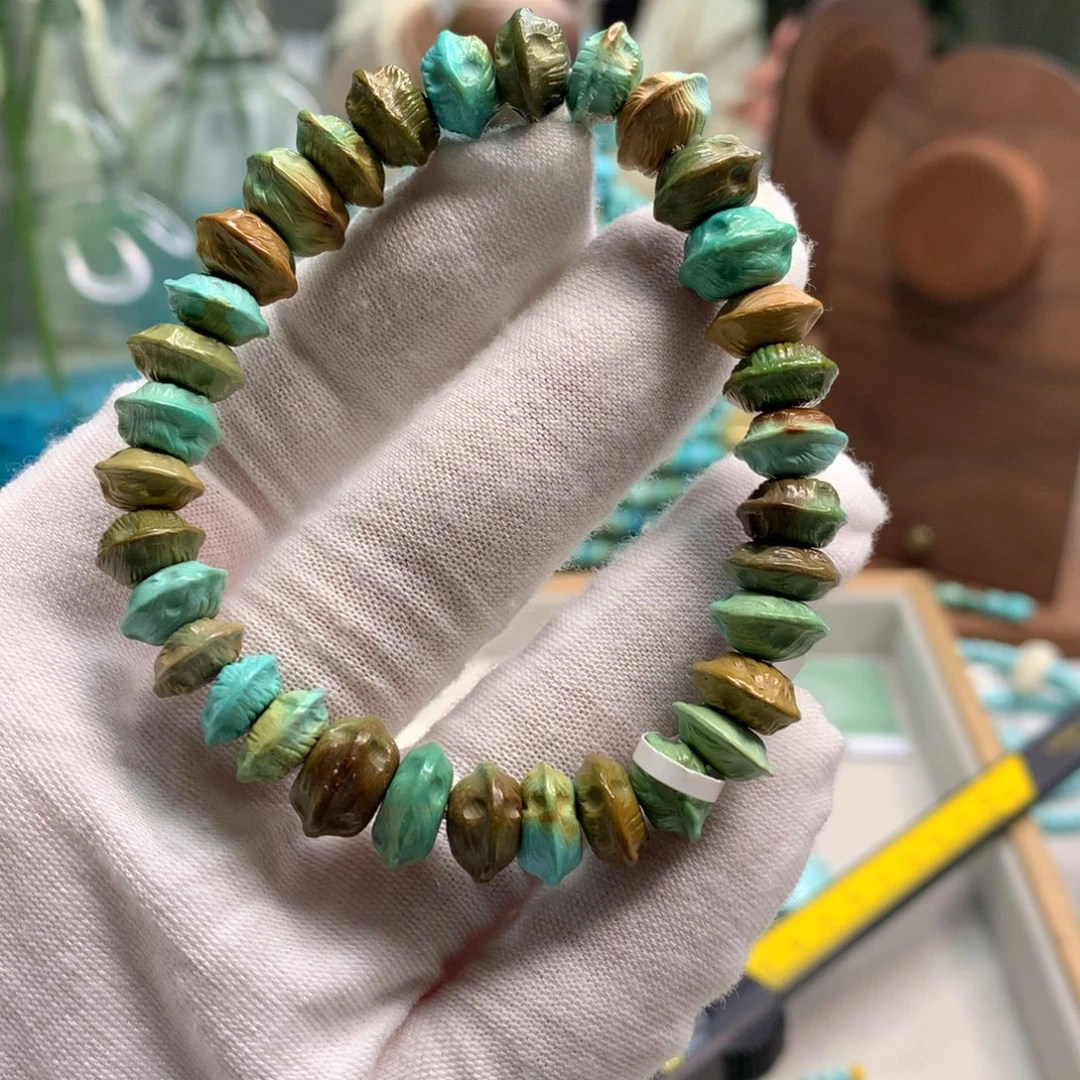 绿松石未镶嵌饰品