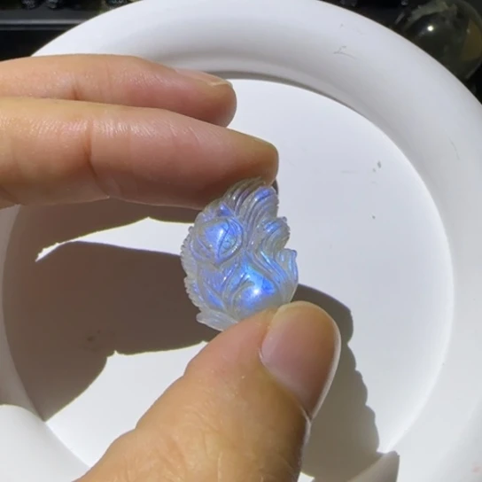 未镶嵌吊坠长石吊坠