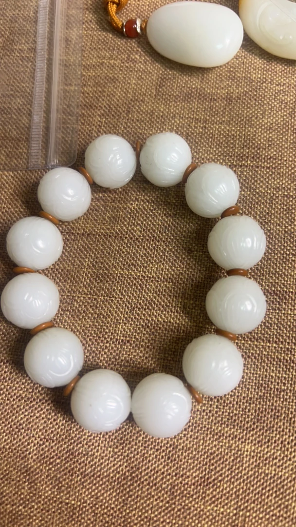 和田玉莲花手串白玉
