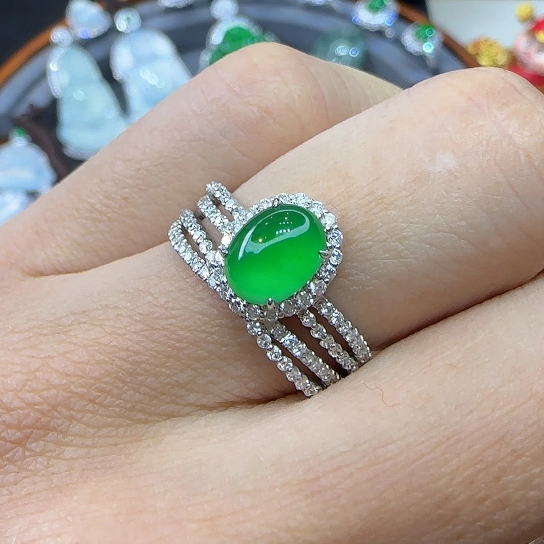 18K金镶嵌戒指翡翠天然翡翠