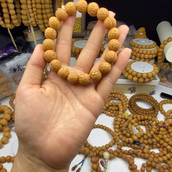 思***瘦吊坠桃核光头强红辣皮